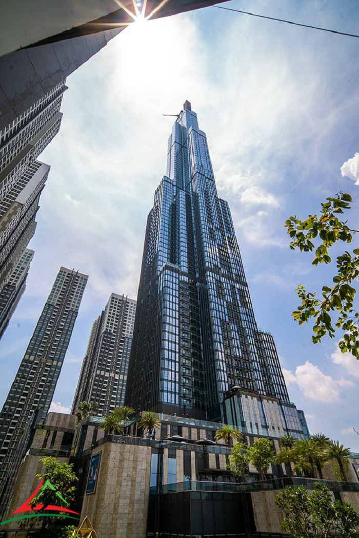 his tower is the most luxurious building in Vietnam and was designed by famous architects and consultants