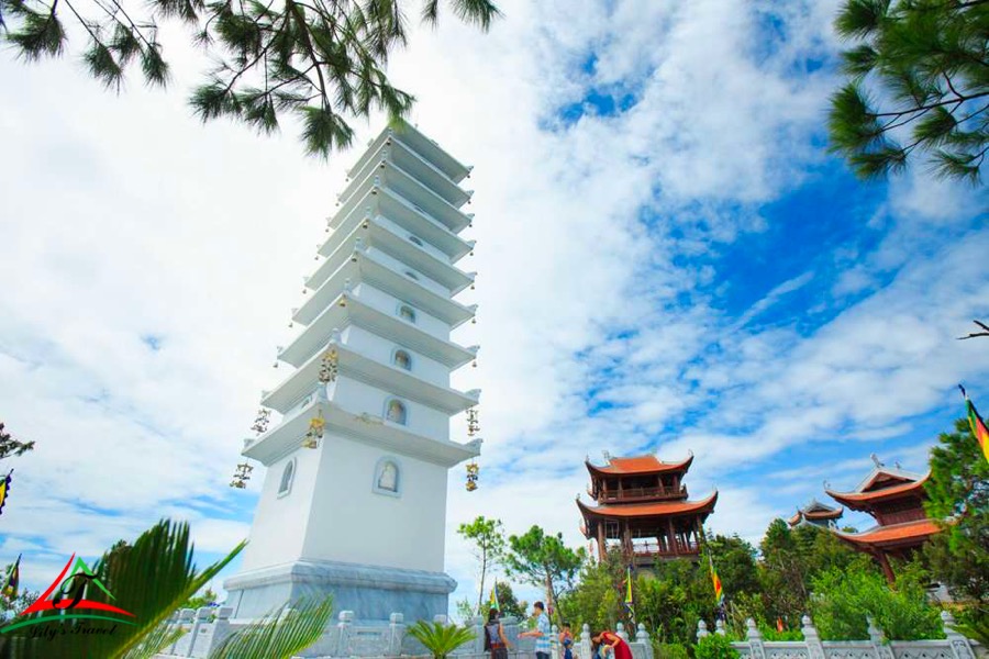 Linh chua linh tu temple