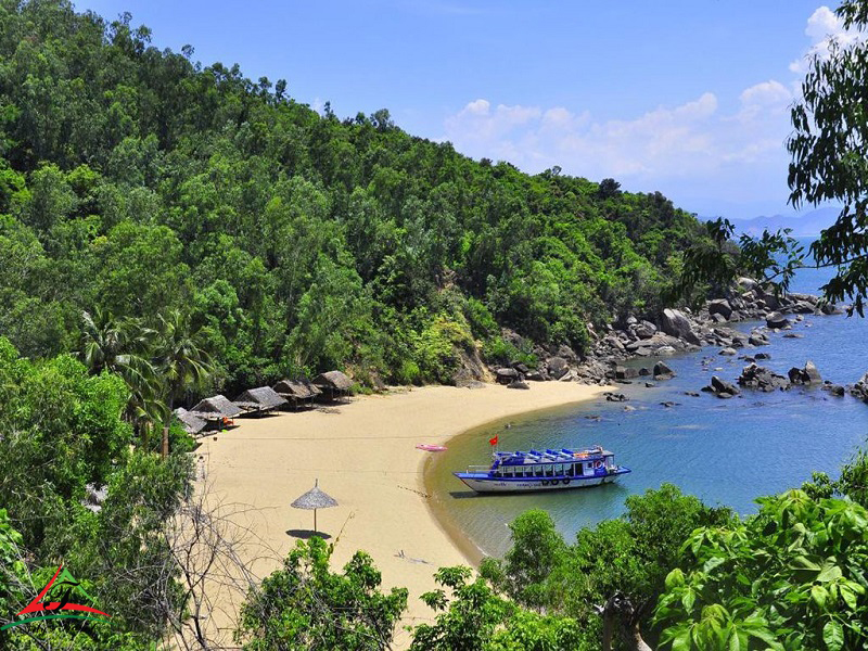 Golden beach in Da Nang