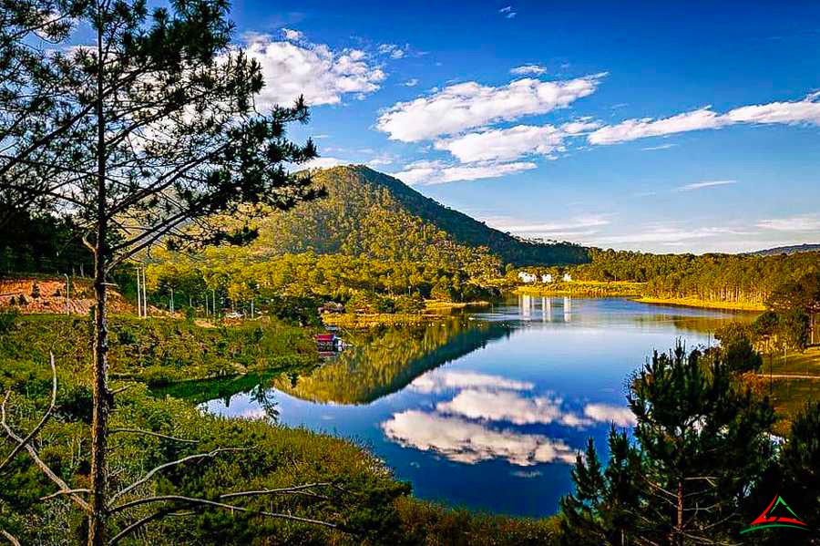 Tuyen Lam Lake Da Lat