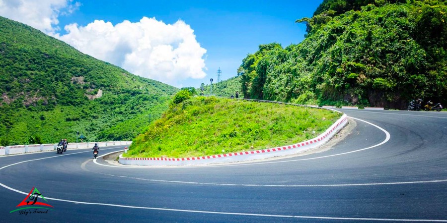 Hue Citadel and Hai Van Pass Day Tour