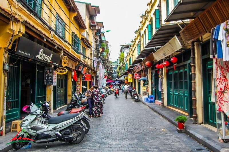 Private Walking Tour of the Old Quarter of Hanoi with a Student Guide