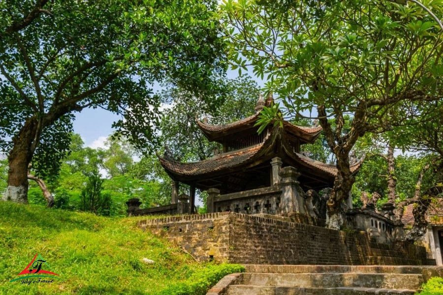 Cung Thuong (The fist palace) is located on the land that was formerly the royal palace