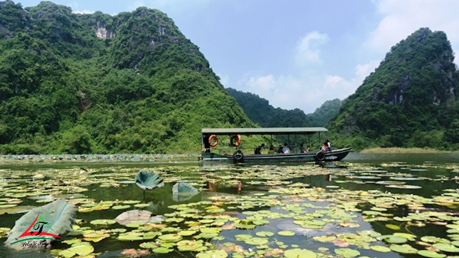 Quan Son Lake