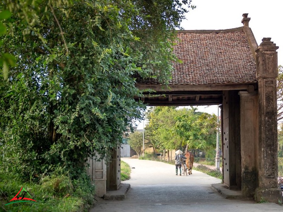 Duong Lam ancient village