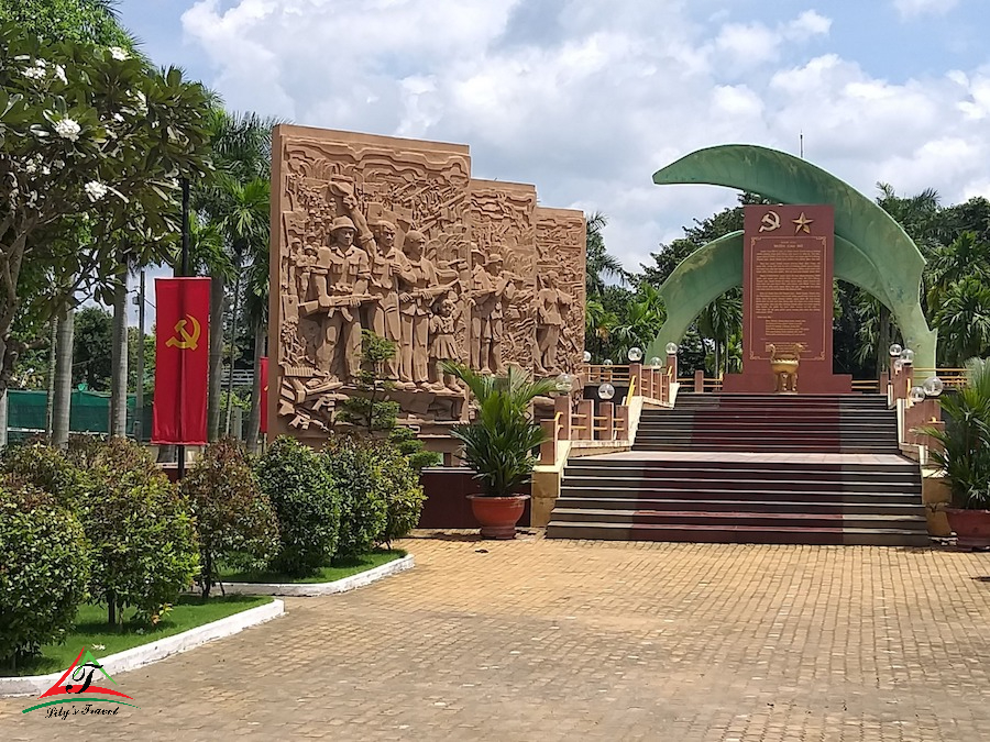 Red Areca Garden