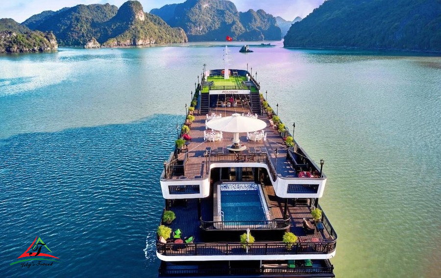 Ha Long Cruise is one of favorite tour