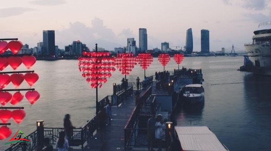 Lock Lock Bridge Da Nang Beauty in the evening