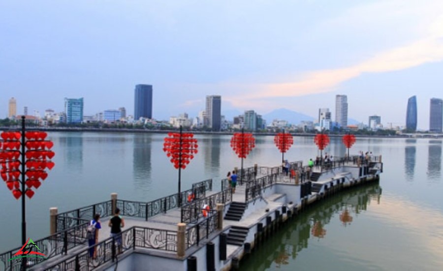 Da Nang Lock Love Bridge