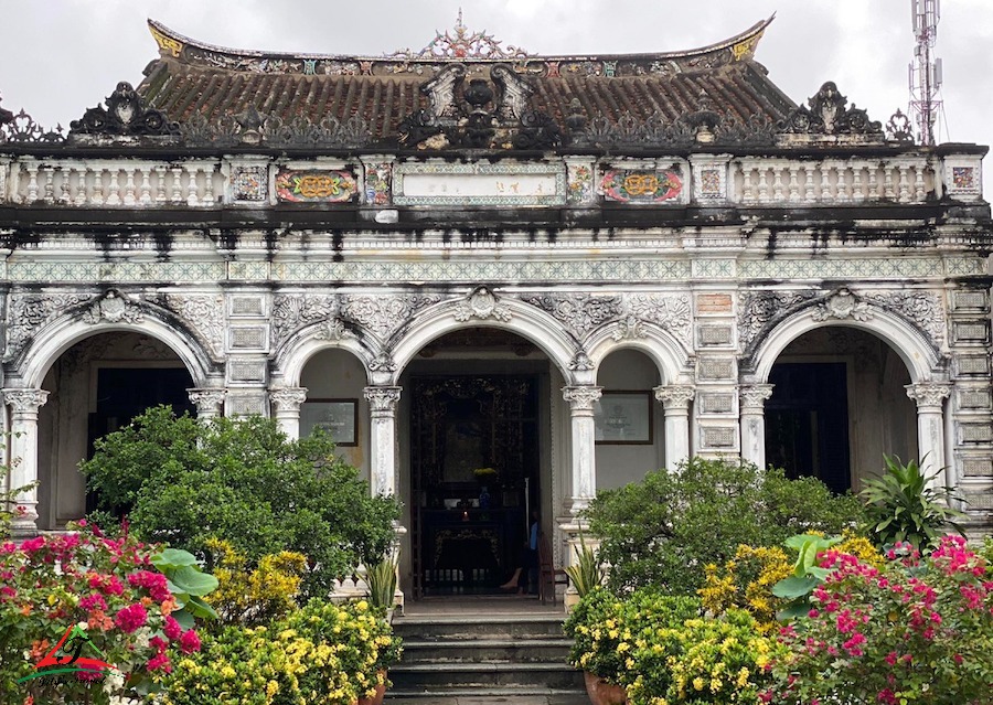 Huynh Thuy Le ancient house