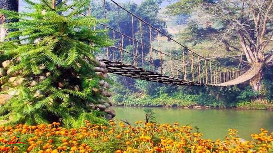 The bridge at Muong Hoa Stream