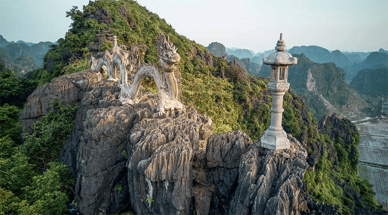 Climb Up The Mua Cave Viewpoint