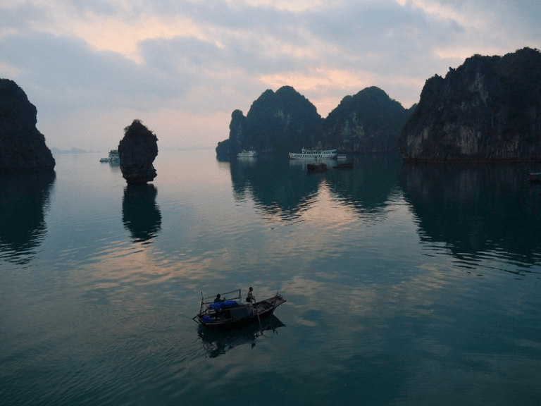 best time to visit halong bay vietnam(8)