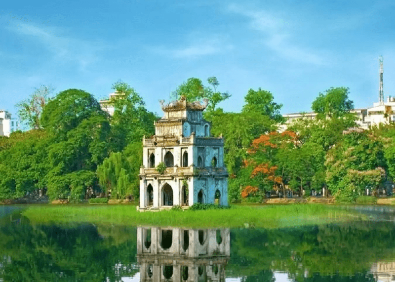 Hoan Kiem lake