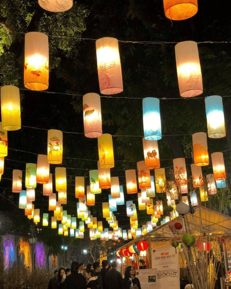 Shopping at Hanoi Night Market