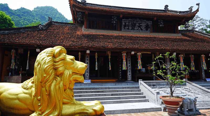 Perfume Pagoda: Located in the beautiful mountain range outside Hanoi, the complex of temples and pagodas spreads out