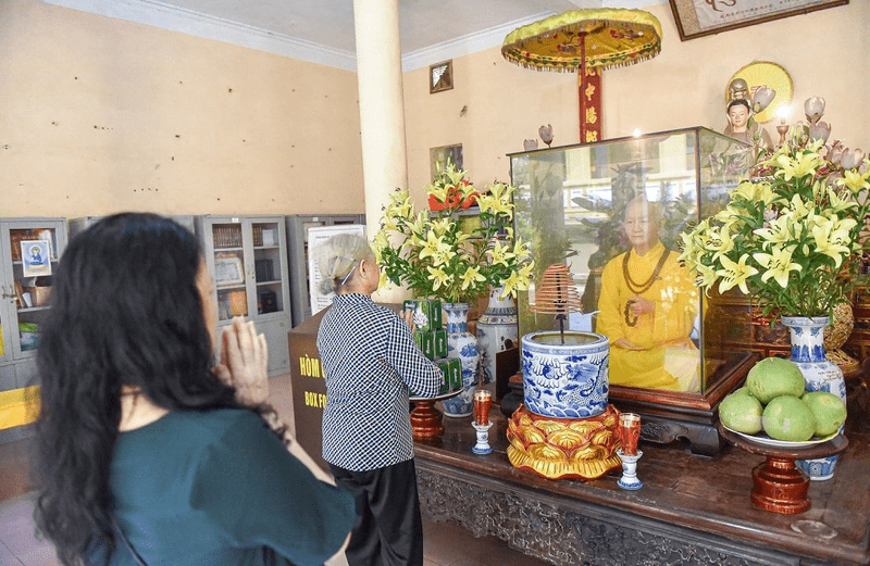 The particular arrangement of statues and shrines within the pagoda reflects the complex history of Vietnamese Buddhism and the diverse beliefs of its followers.