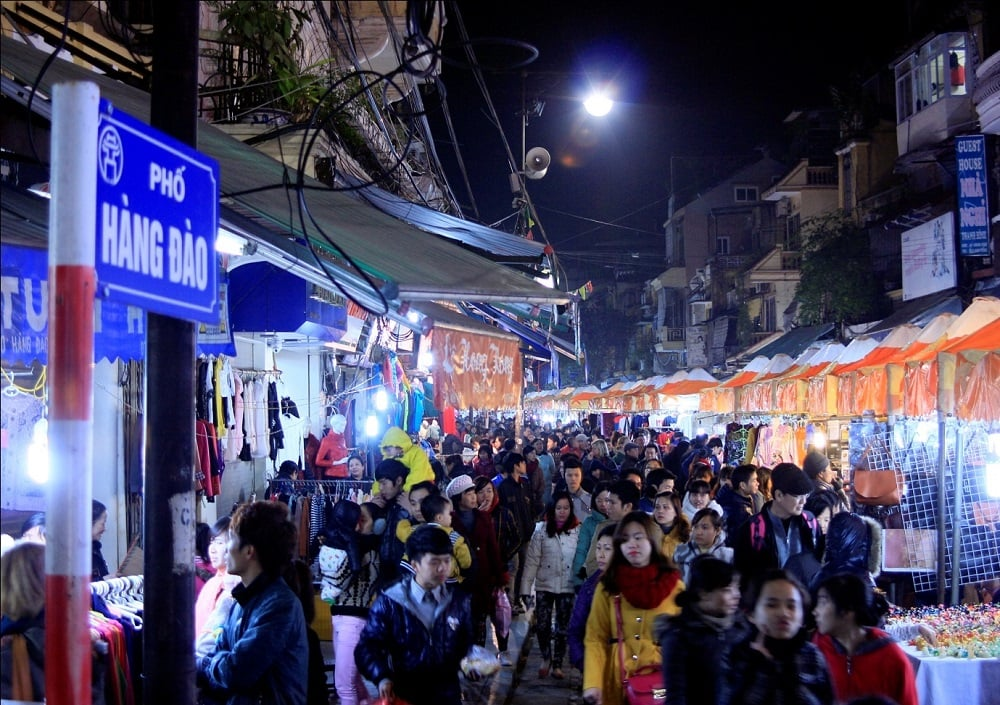 Best time to visit the Hanoi Old Quarter Night Market