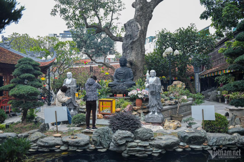 The pagoda is open year-round and free of charge for visitors