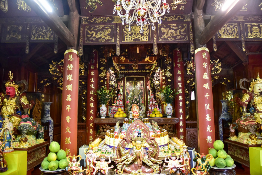 The main temple is built in the traditional five-room architectural style