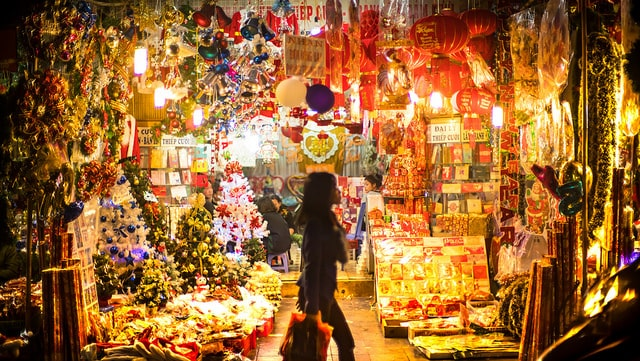 Night market Hanoi Old Quarter 