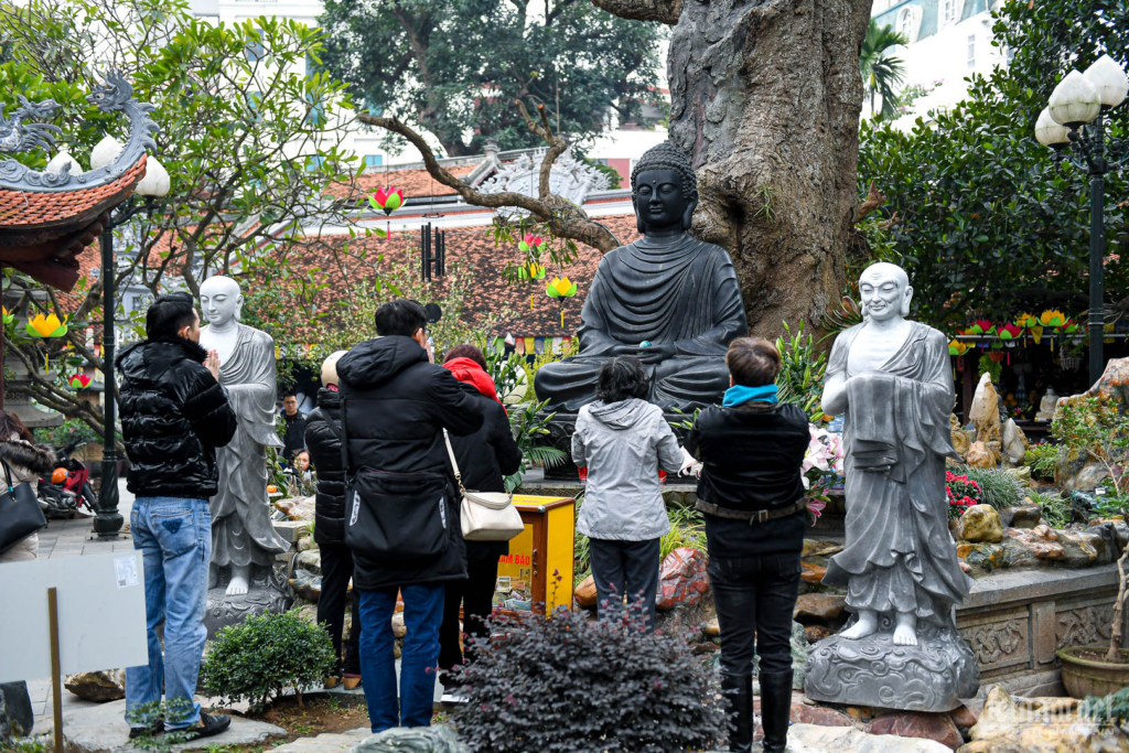 Hanoians often visit the pagoda on the first and fifteenth days of each lunar month