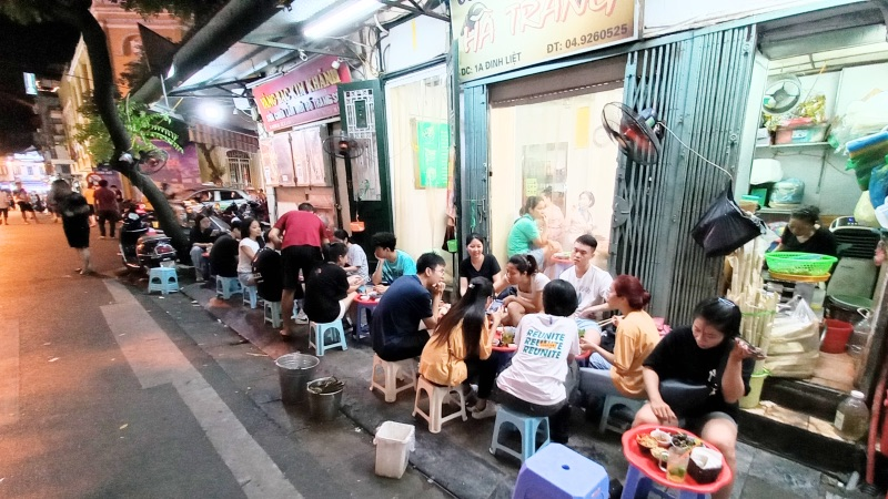 Street food also has a wide variety of vegetarian options