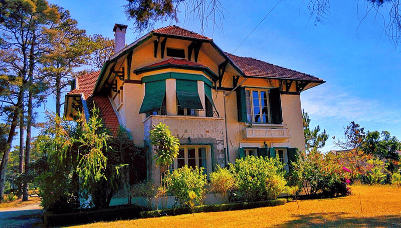 Marvel at the architecture of the old villas in Dalat French Quarter