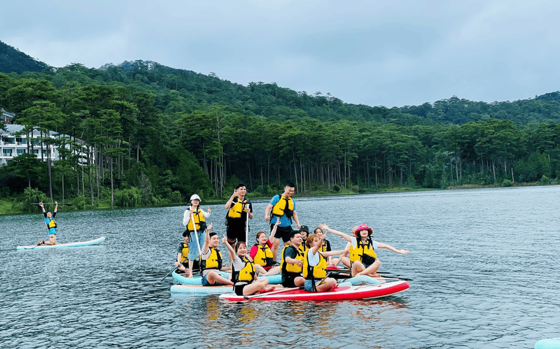 Paddle a kayak or SUP on Tuyen Lam Lake