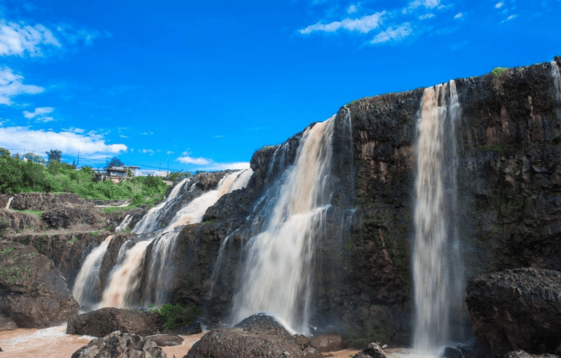 Lien Khuong Waterfall