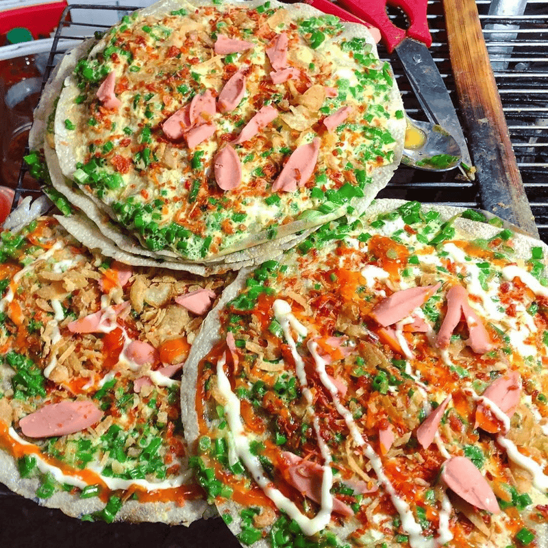 Grilled rice paper (Banh trang nuong)