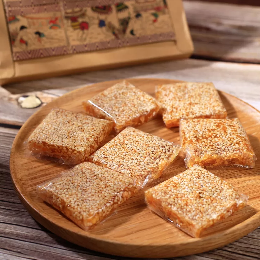 Me xung (sesame candy)