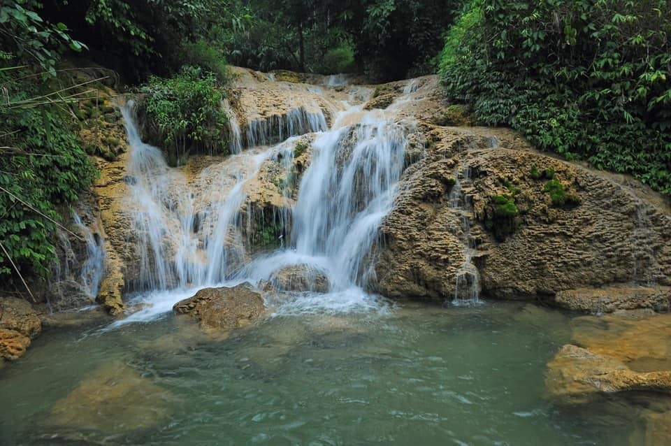 Hieu Waterfall – A stunning natural wonder surrounded by forests