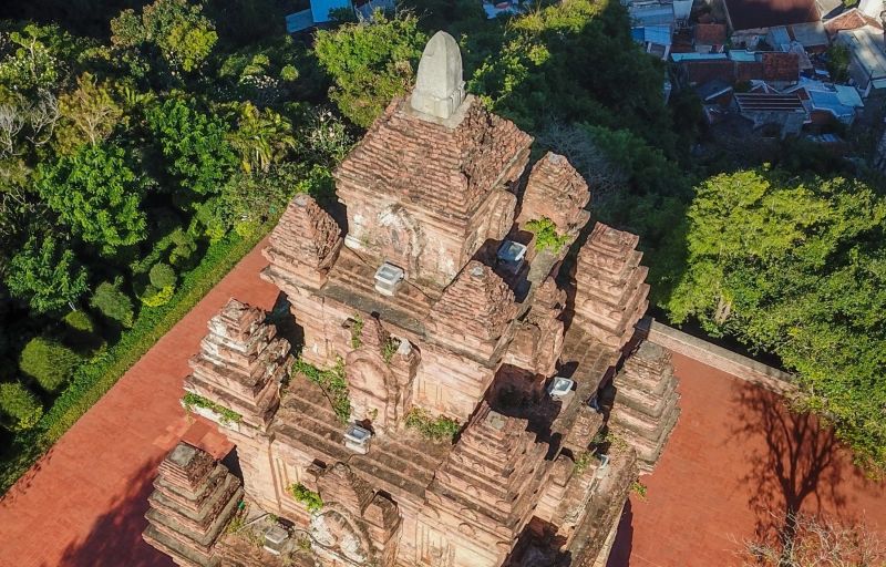 How to get to Nhan Tower