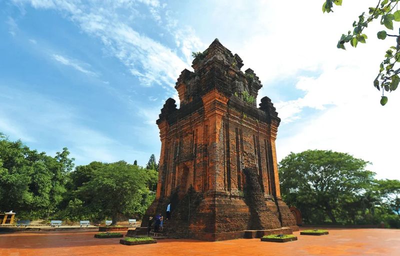 The history and architecture of Nhan Tower