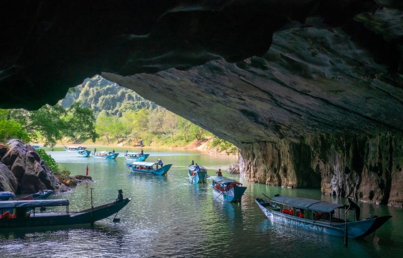 Tips for visiting Phong Nha Cave responsibly
