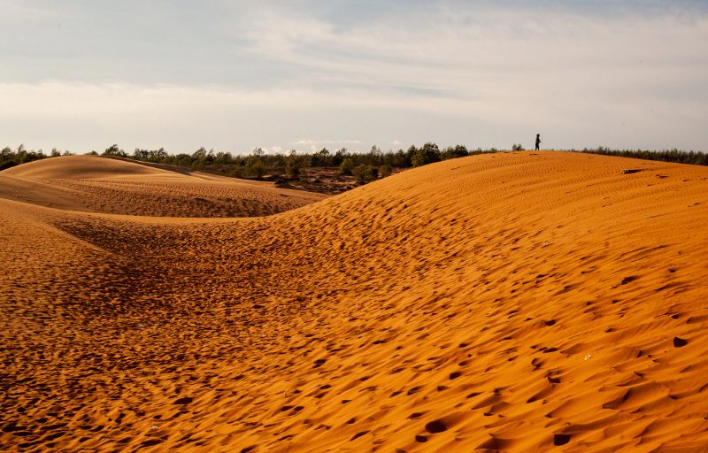 Mui Ne red sand dunes for photography