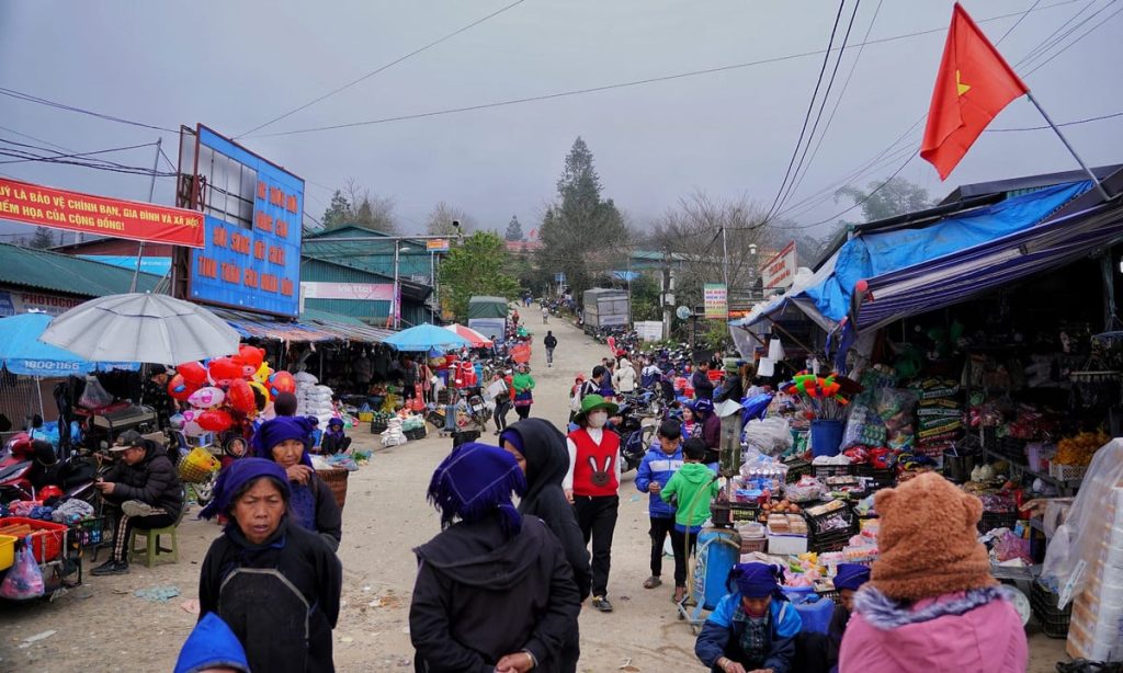 Y Ty Market - A market hidden in the clouds