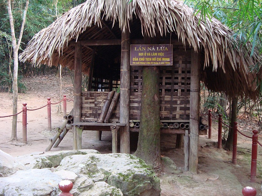 Khuoi Nam Hut