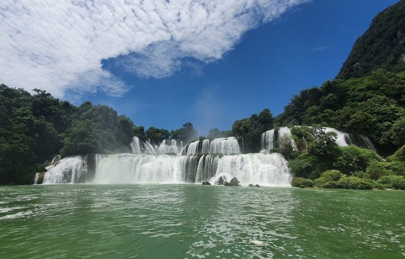 Transportation options from Hanoi to Ban Gioc Waterfall