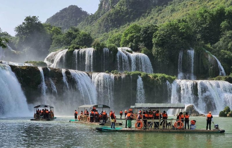 Where is Ban Gioc Waterfall and why is it famous