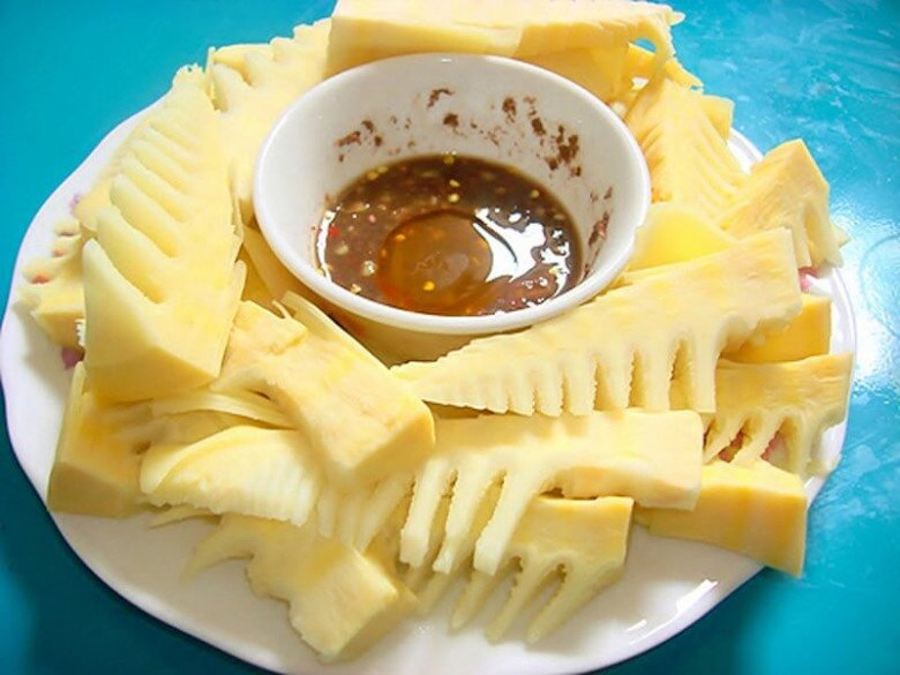 Boiled Bamboo Shoots (Măng luộc / Măng rừng)