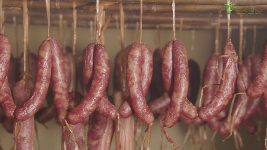 Smoked Sausage (Lạp xưởng hun khói)