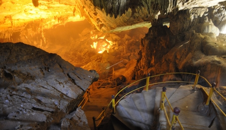 Explore Hua Ma Cave