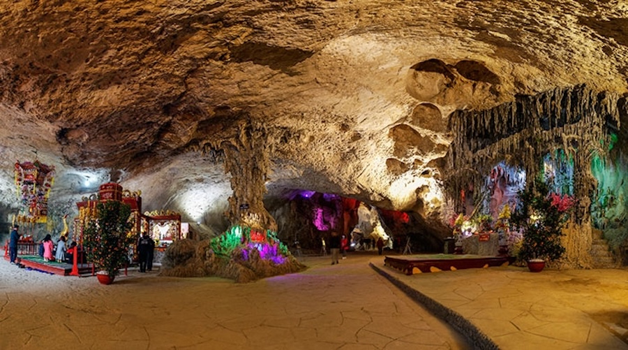 What is Tam Thanh cave?