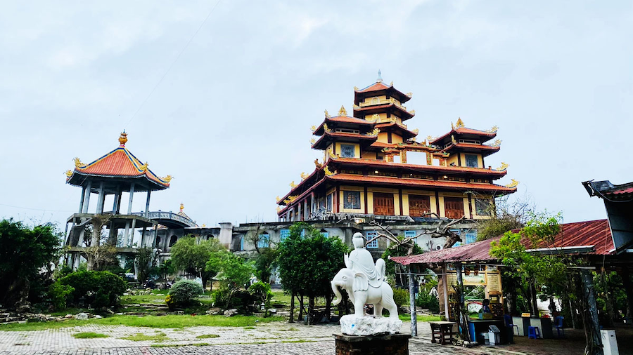 Quan Am Pagoda