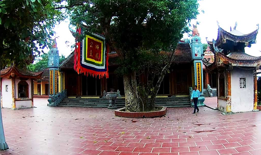 Architecture and sacred features of Y La Temple