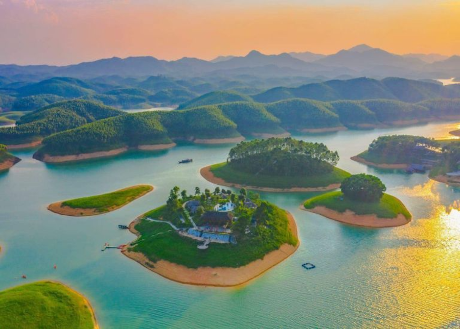 Travel tips for visiting Thac Ba Lake