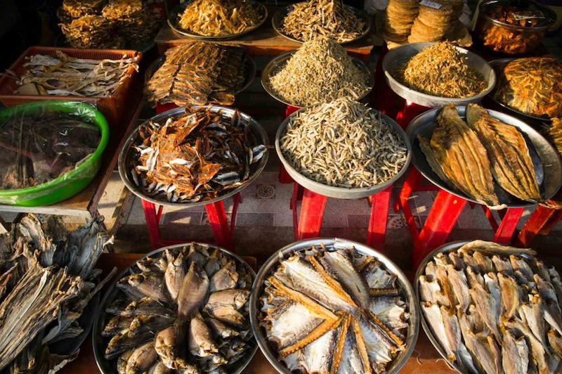 What to eat in Duong Dong Night Market