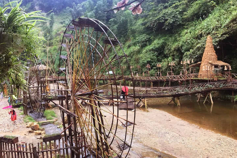 Giant waterwheel